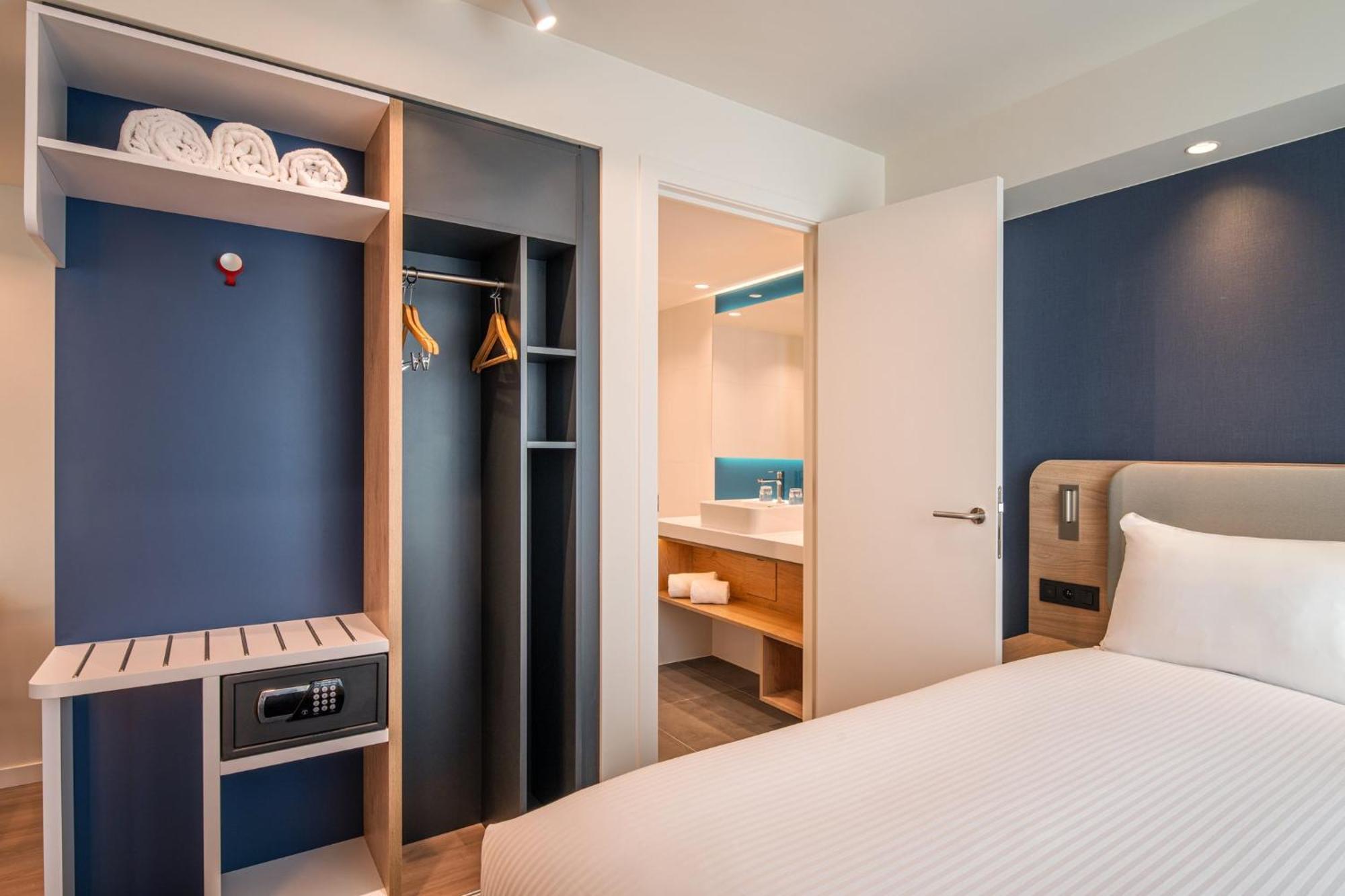 Hotel Express & By Ihg 3*