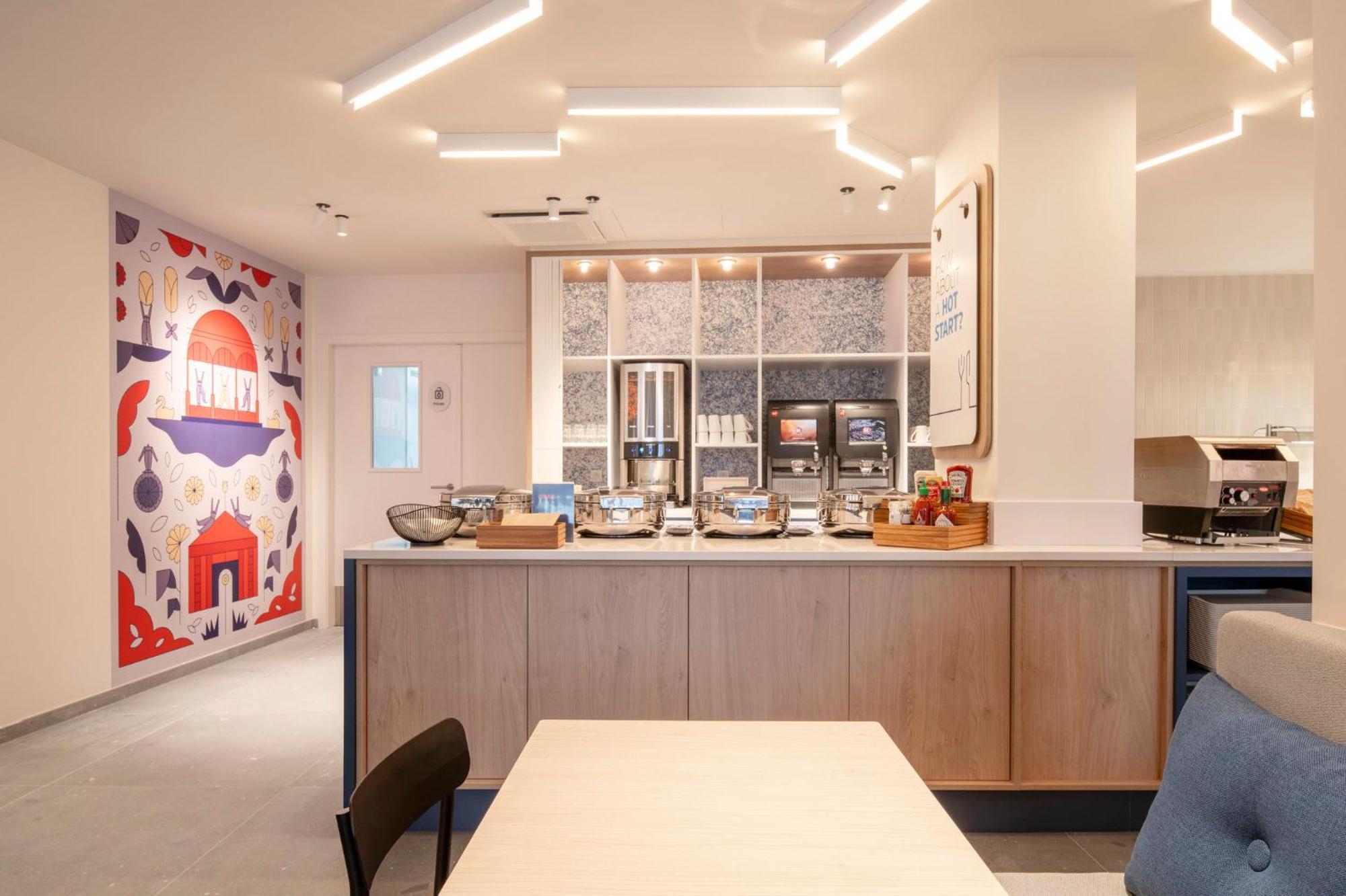 Express & By Ihg Hotel