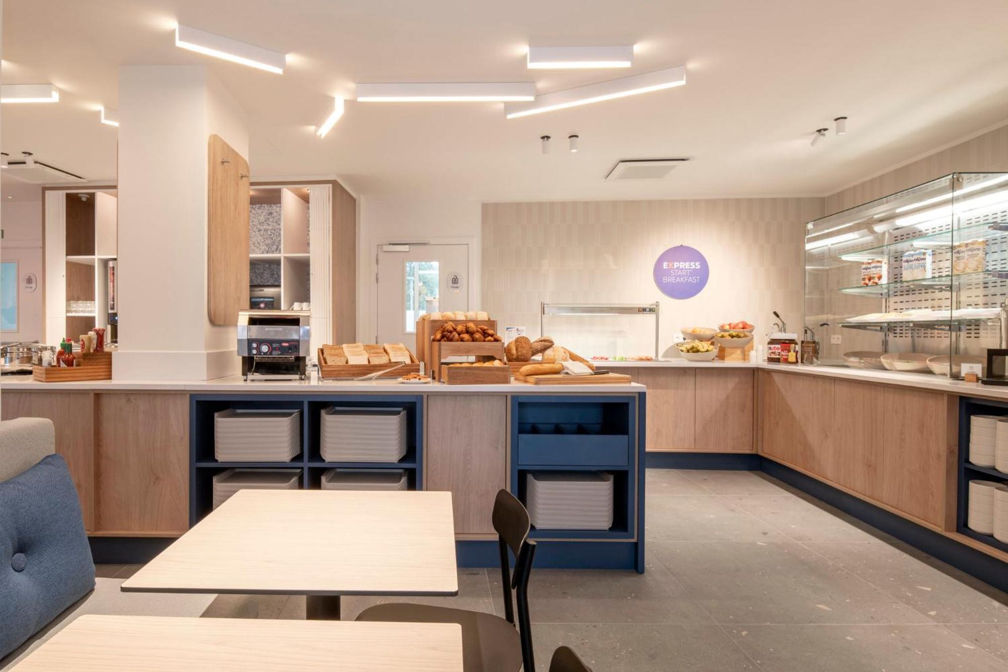 Hotel Express & By Ihg 3*