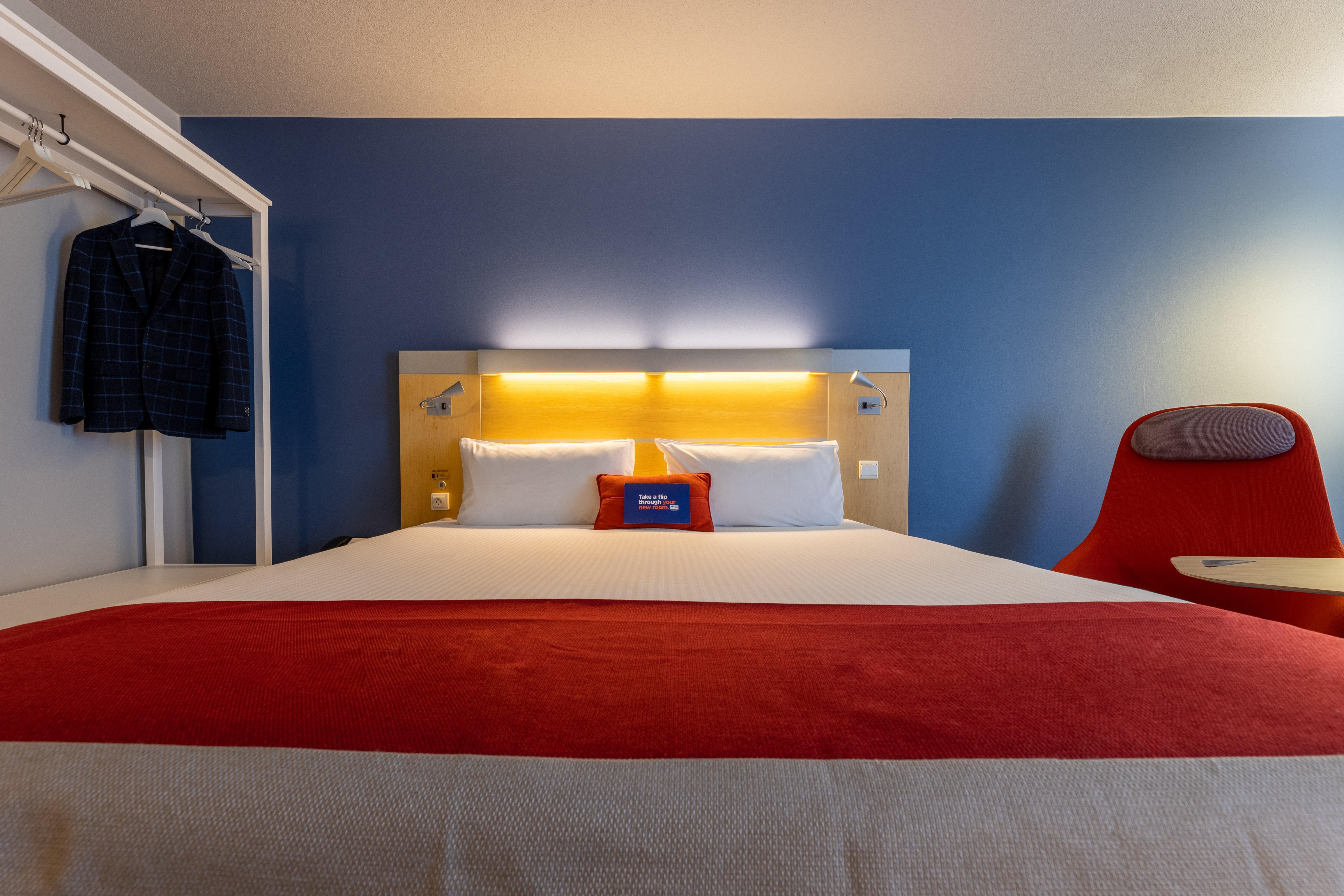 Express & By Ihg 3*