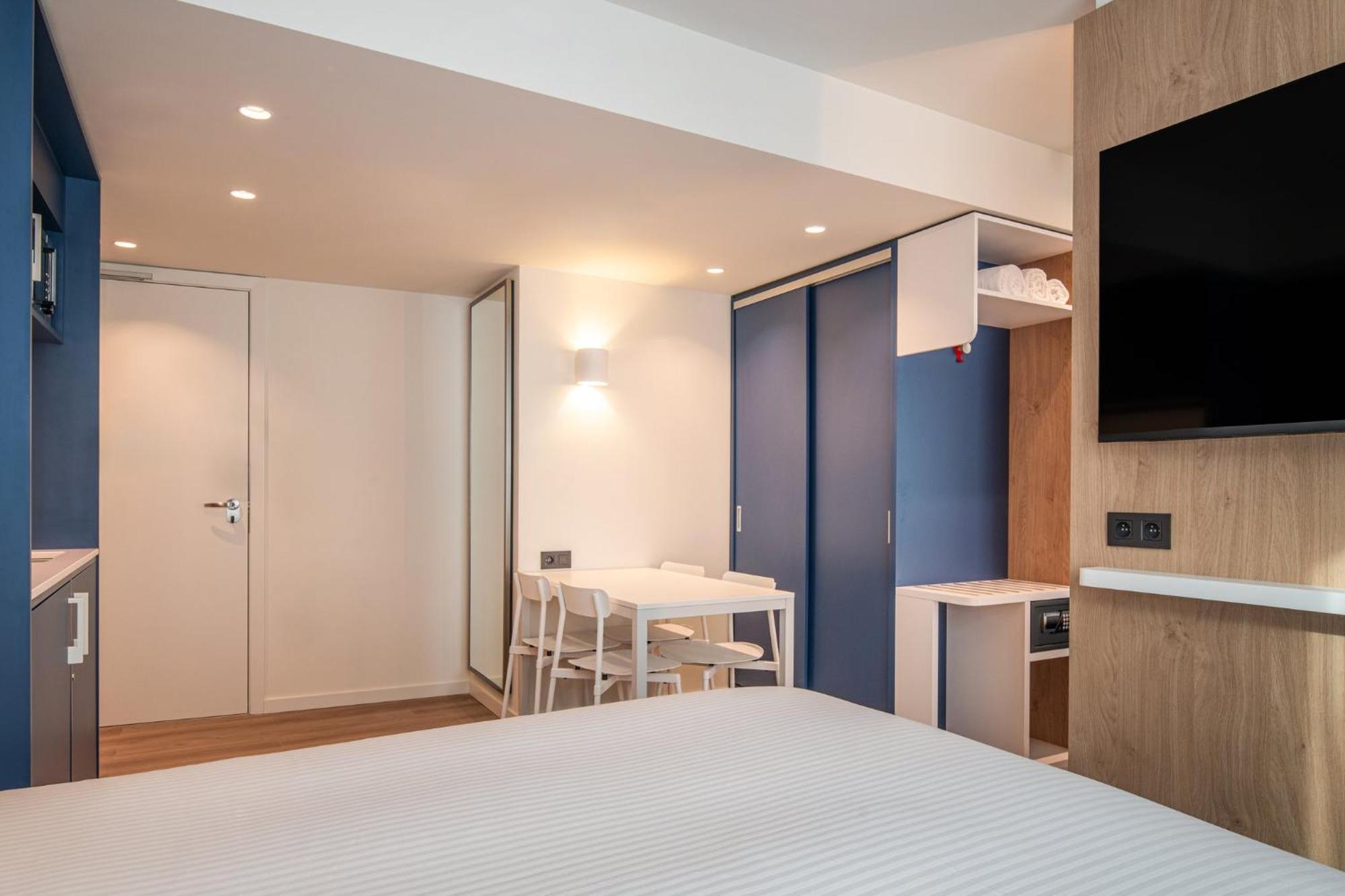 Express & By Ihg Gent