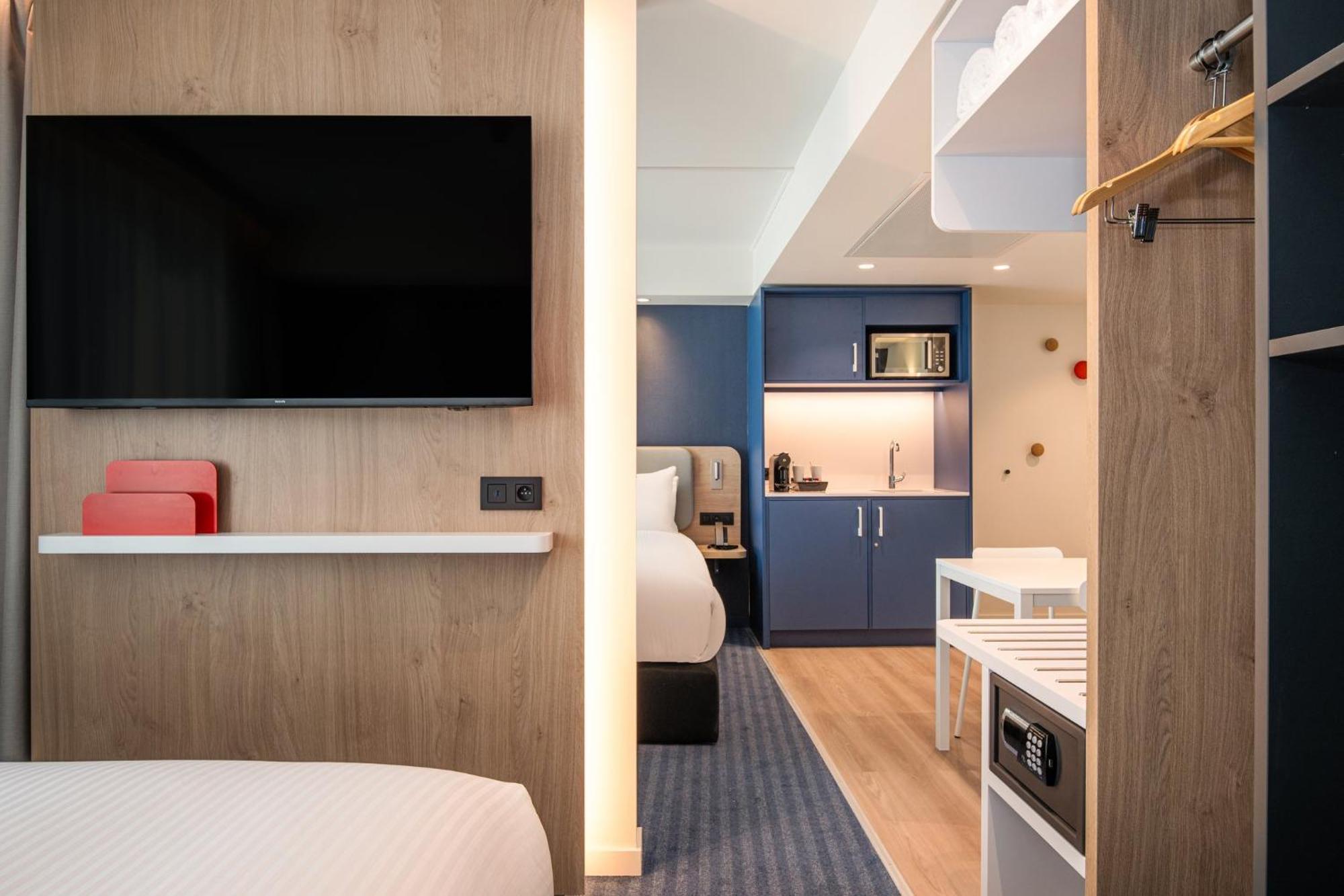 Hotel Express & By Ihg