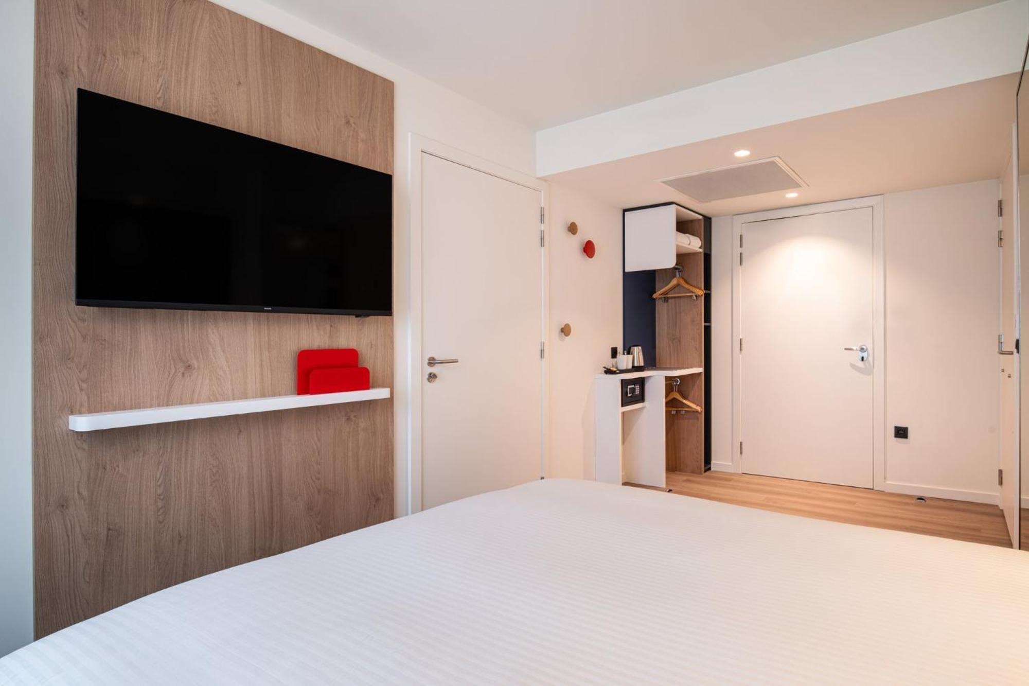 Hotel Express & By Ihg 3*