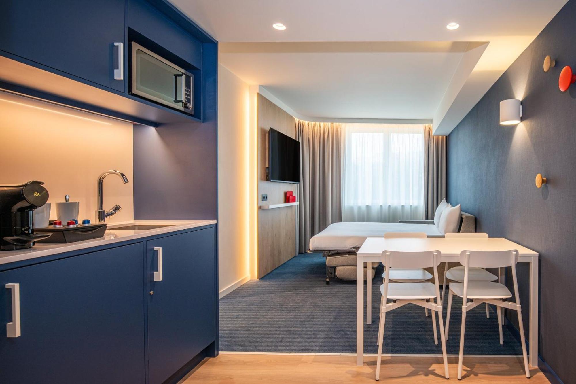 Express & By Ihg 3*