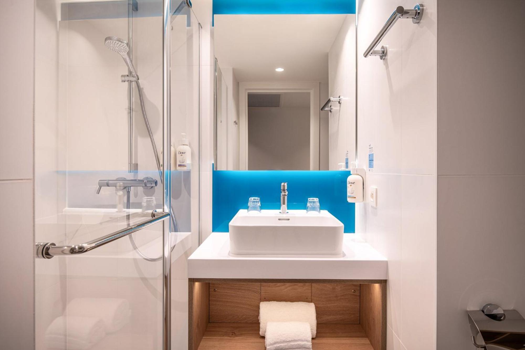 Express & By Ihg 3* Gent