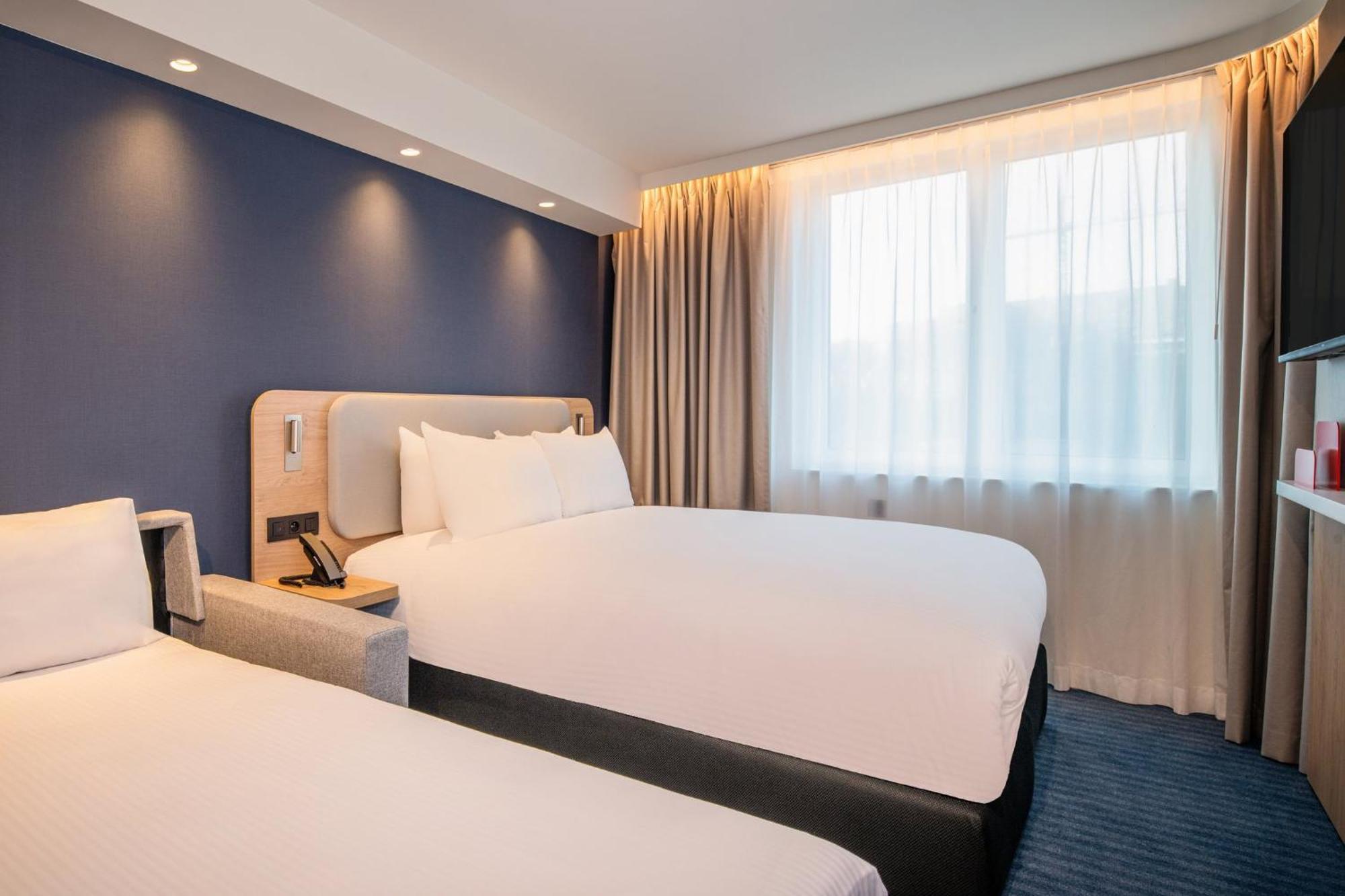 Express & By Ihg Hotel